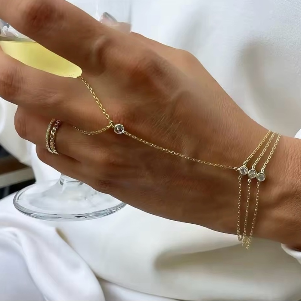 Elegant Gold Hand Finger Retro Chain Bracelet